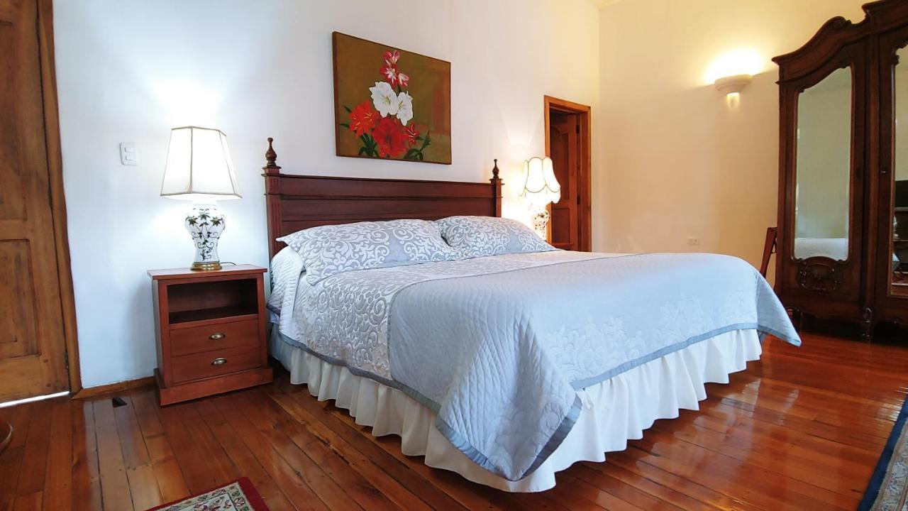 Casa Montalvo Bed & Breakfast Куенка Екстериор снимка