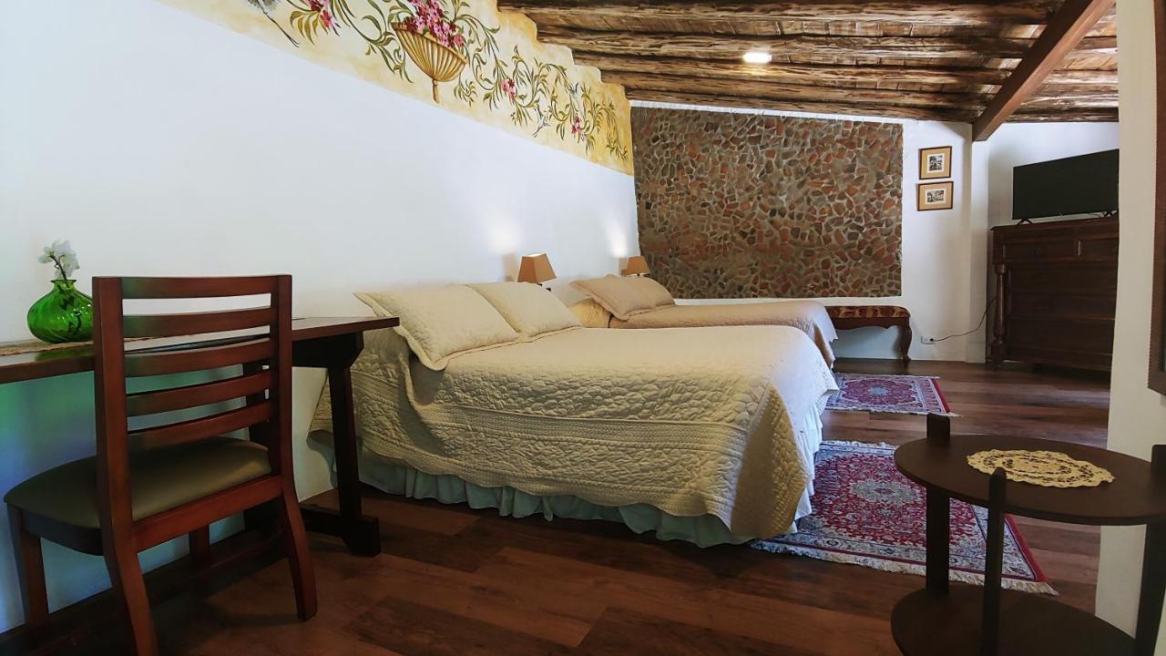 Casa Montalvo Bed & Breakfast Куенка Екстериор снимка