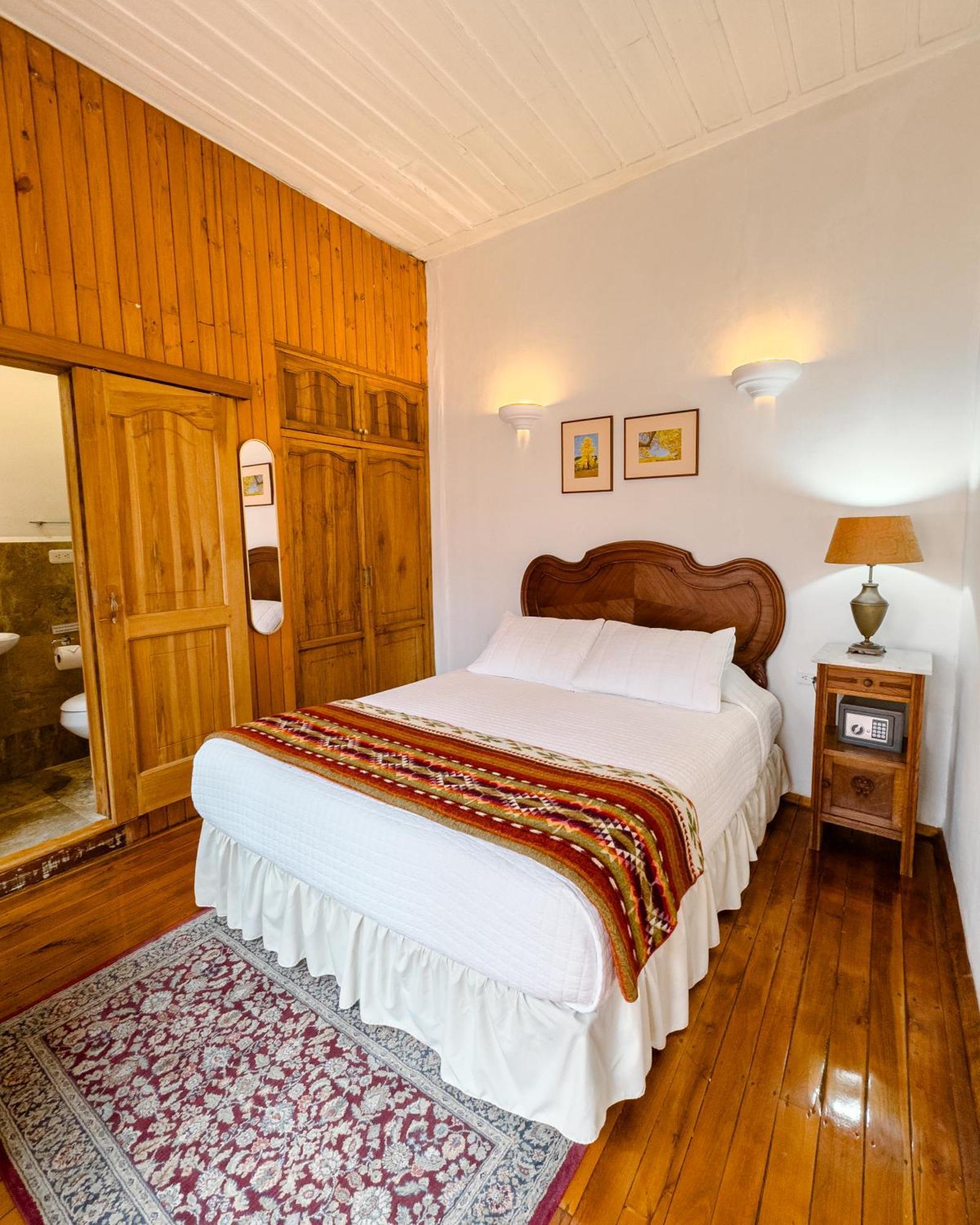 Hotel Boutique Casa Montalvo Куенка Екстериор снимка