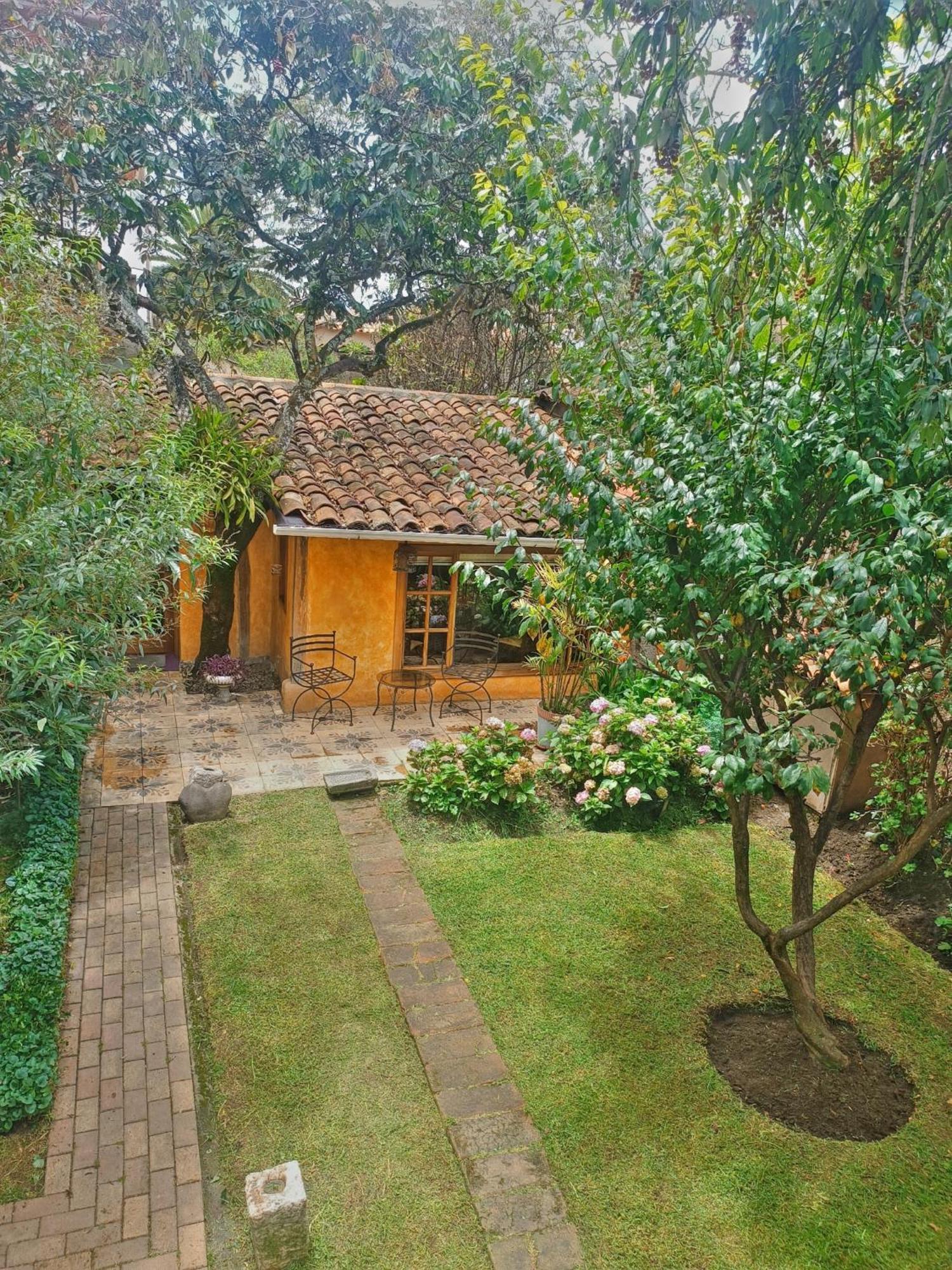 Hotel Boutique Casa Montalvo Куенка Екстериор снимка